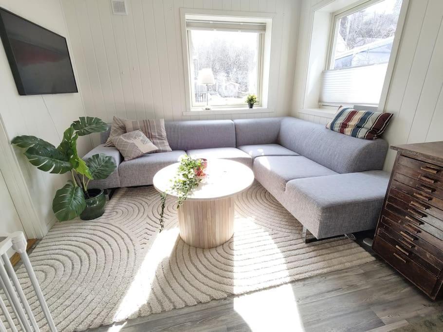 Comfy Apartment In Quiet Neighbourhood Svolvær Esterno foto